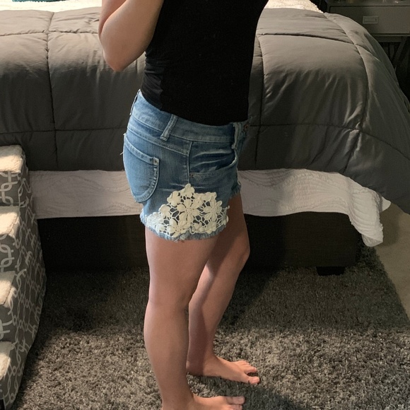 Jolt Jean β’ Denim Shorts Floral Lace Design - Picture 3 of 8